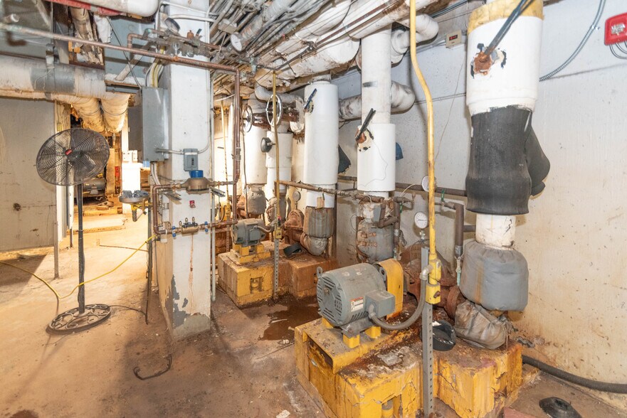 More Photos Of 101 W Fayette St, Baltimore Apartments For Sale