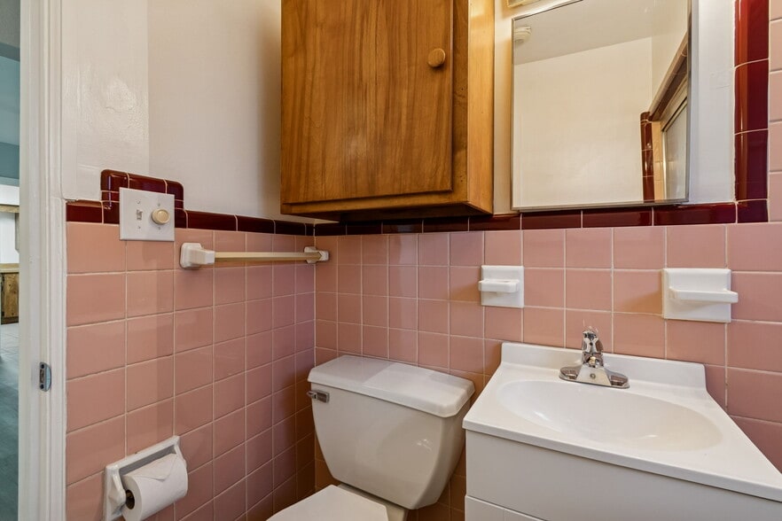 More Photos Of 1408 W Linebaugh Ave, Tampa Office Residential For Sale