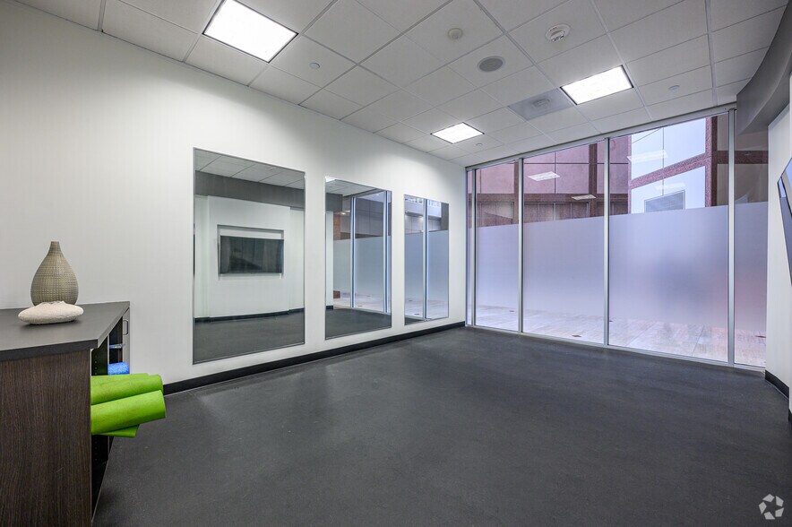 More Photos Of 10440 N Central Expy, Dallas Office For Sale