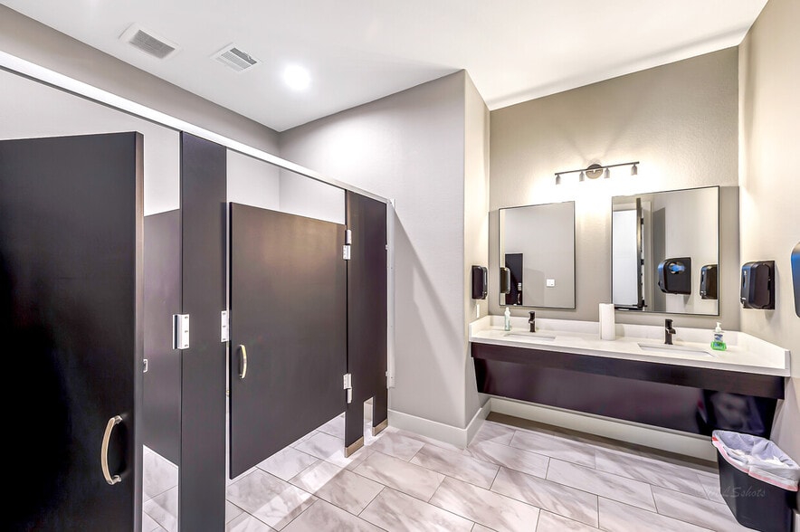 More Photos Of Colonial Parkway & Park West Green Dr, Katy Medical For Sale