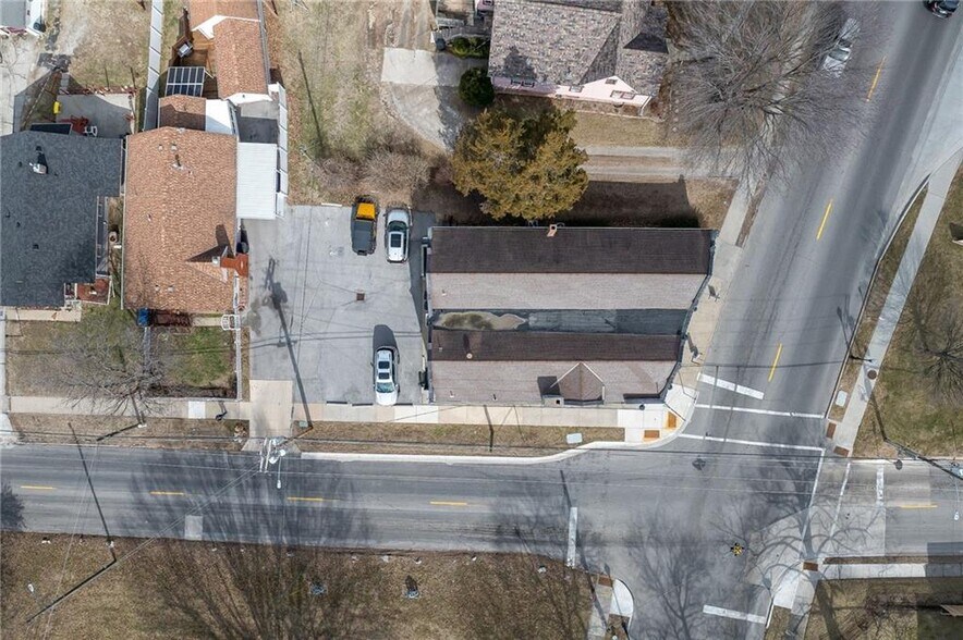 More Photos Of 2702 Ashland Ave, Saint Joseph Freestanding For Sale