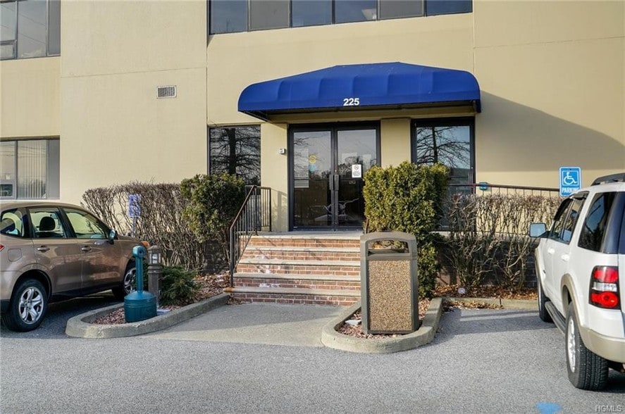 More Photos Of 225 Dolson Ave, Middletown Office For Sale