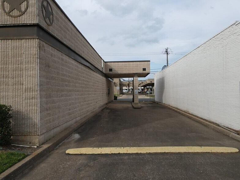 More Photos Of 204 E Burke Ave, Lufkin Office For Sale