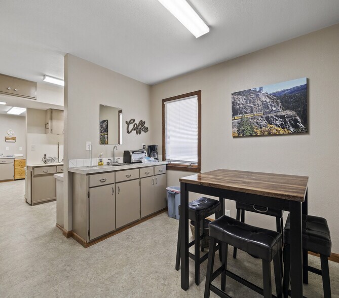 More Photos Of 1513 Riverside Ave, Fort Collins Office For Sale
