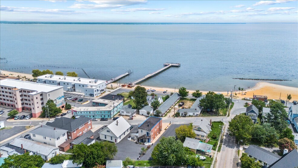 More Photos Of 10 Irving Ave N, Colonial Beach Apartments For Sale