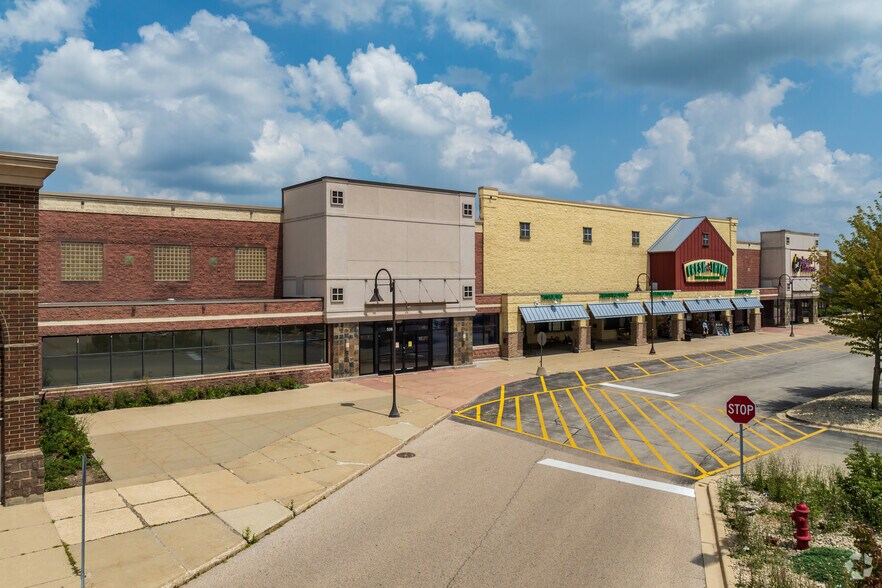 More Photos Of 5320-5360 Northwest Hwy, Crystal Lake General Retail For Lease