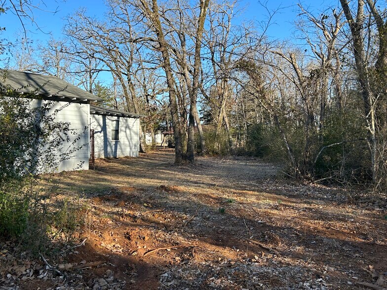 More Photos Of 2003 E US Highway 84, Palestine Office For Sale