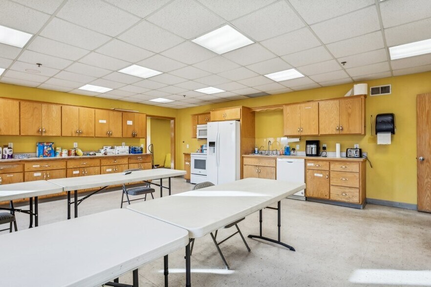 More Photos Of 100 Isanti Pky NE, Isanti Warehouse For Sale