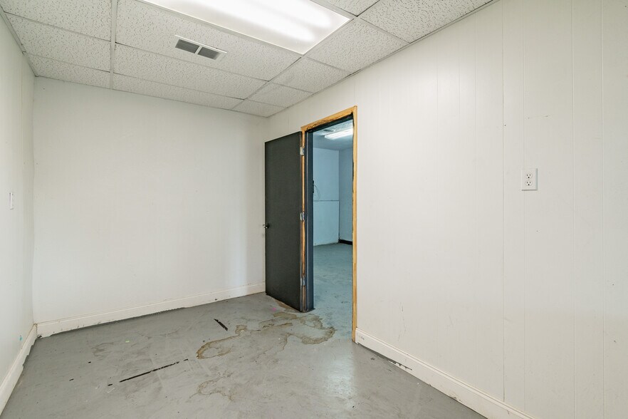More Photos Of 3410 E 7th Ave, Tampa Loft Creative Space For Lease