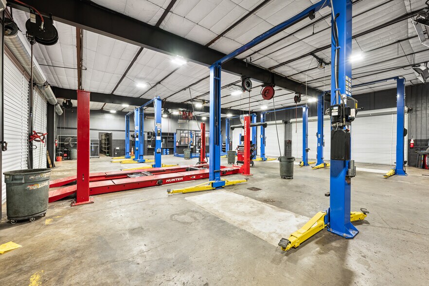 More Photos Of 6259 N Eldridge Pky, Houston Auto Repair For Sale