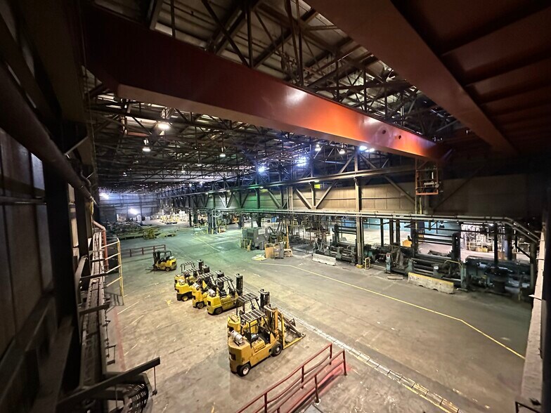 More Photos Of 300 Riley Rd, Jay Warehouse For Lease