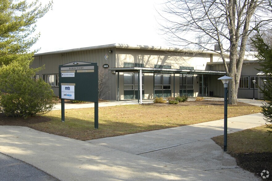 More Photos Of 431 New Karner Rd, Colonie Office Residential For Lease