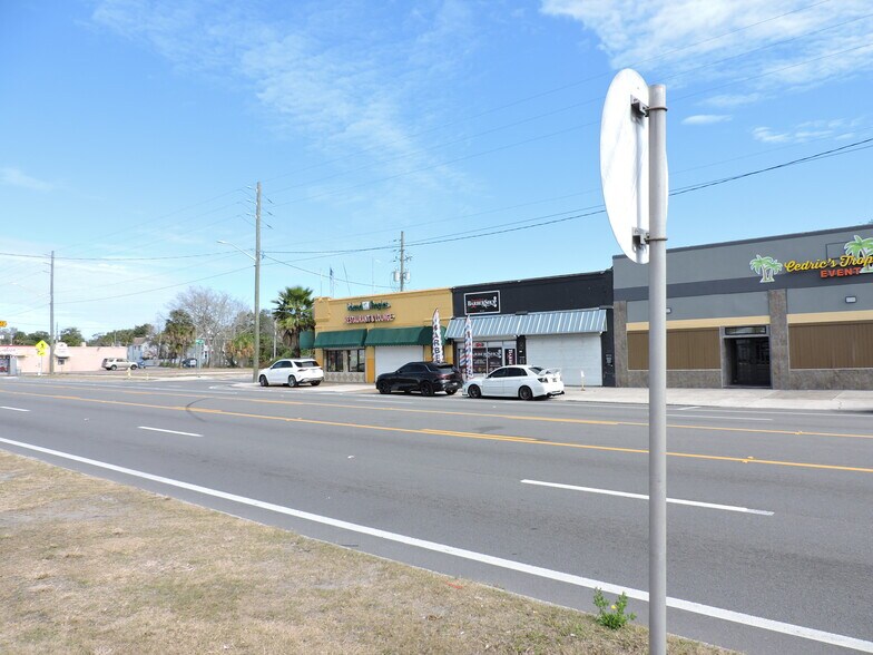 More Photos Of 2504 Main St, Jacksonville Freestanding For Sale
