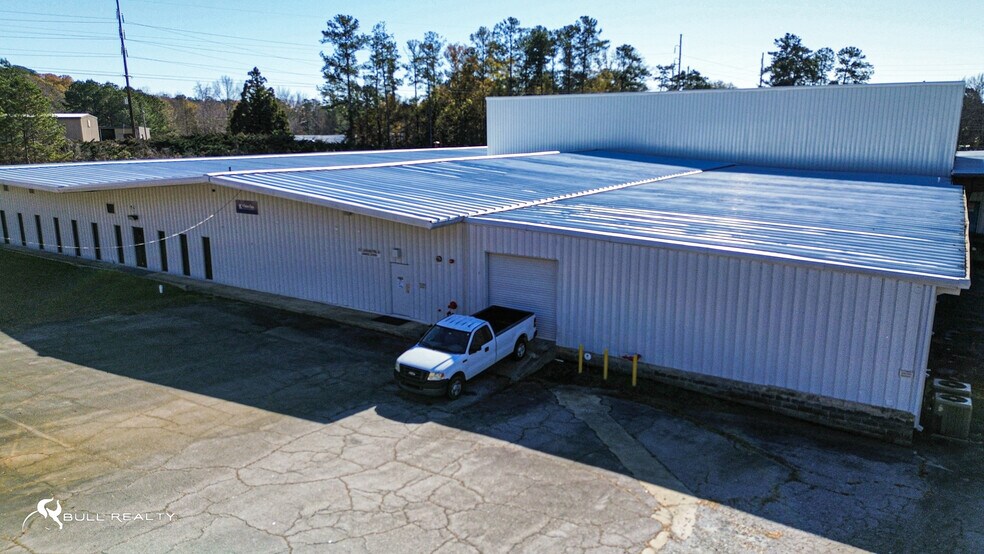 More Photos Of 210 E Lukken Industrial Dr, Lagrange Warehouse For Lease