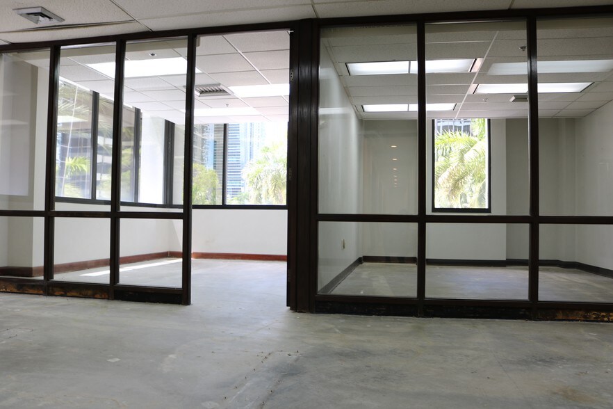 More Photos Of 1110 Brickell Ave, Miami Office For Lease