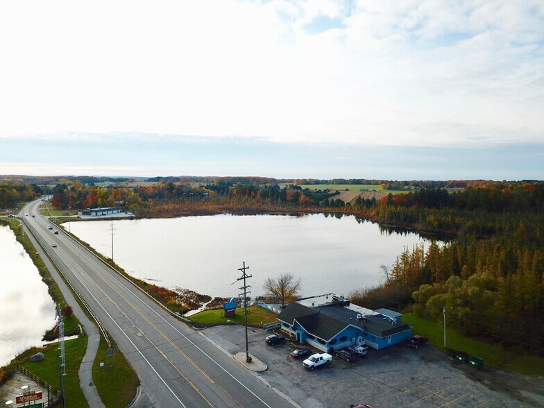 More Photos Of 2403 Sunnyside Dr, Cadillac Restaurant For Sale