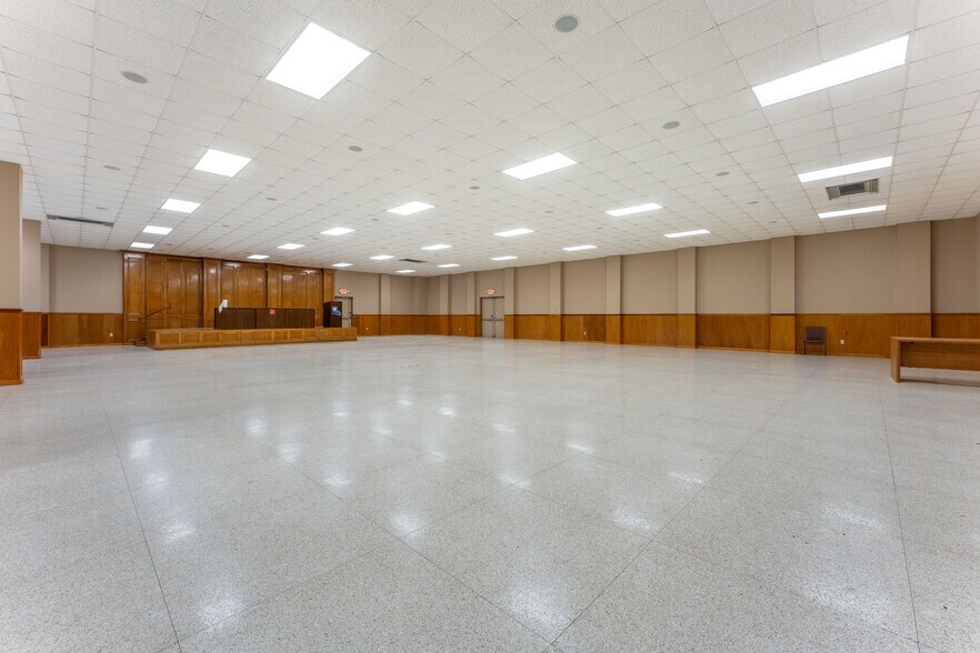 More Photos Of 7370 Chef Menteur Hwy, New Orleans Lodge Meeting Hall For Sale