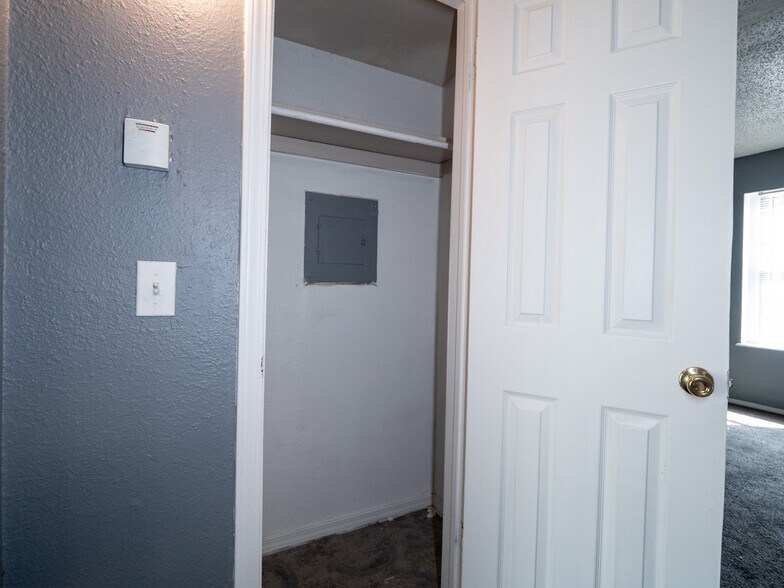 More Photos Of 5924 NW 10th St, Oklahoma City Apartments For Sale