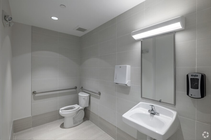 More Photos Of 3683 S Miami Ave, Miami Medical For Lease