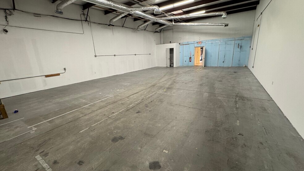 More Photos Of 6065 Parkway North Dr, Cumming Distribution For Sale