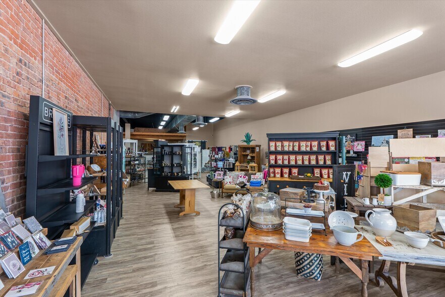 More Photos Of 112 Austin Ave, Lamesa General Retail For Sale