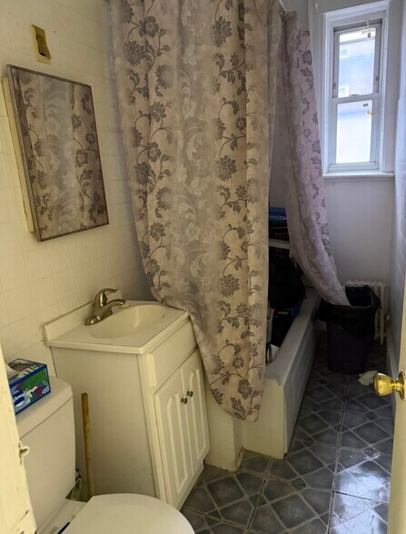 More Photos Of 1833 E 7th St, Brooklyn Storefront Retail Residential For Lease