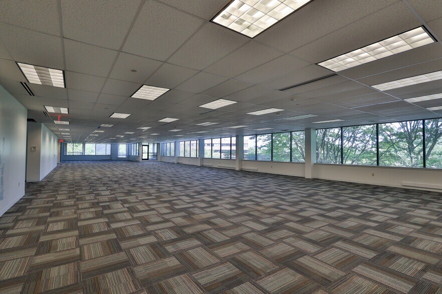 More Photos Of 1525 Valley Center Pky, Bethlehem Unknown For Lease