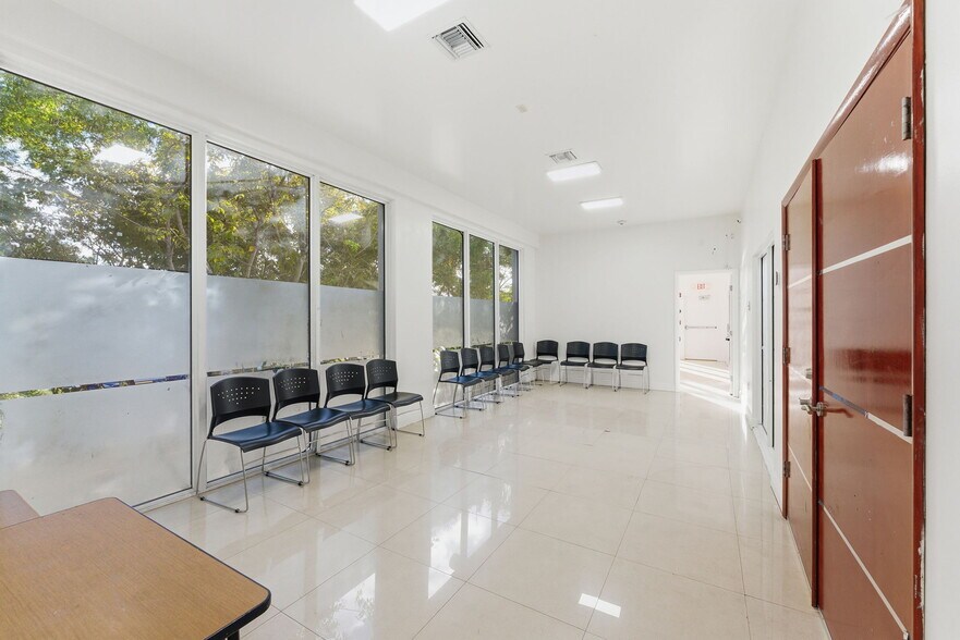 More Photos Of 6545 NW 169th St, Hialeah Medical For Sale