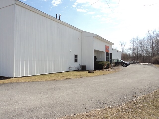 More Photos Of 7196 Morgan Rd, Bayberry Flex For Lease