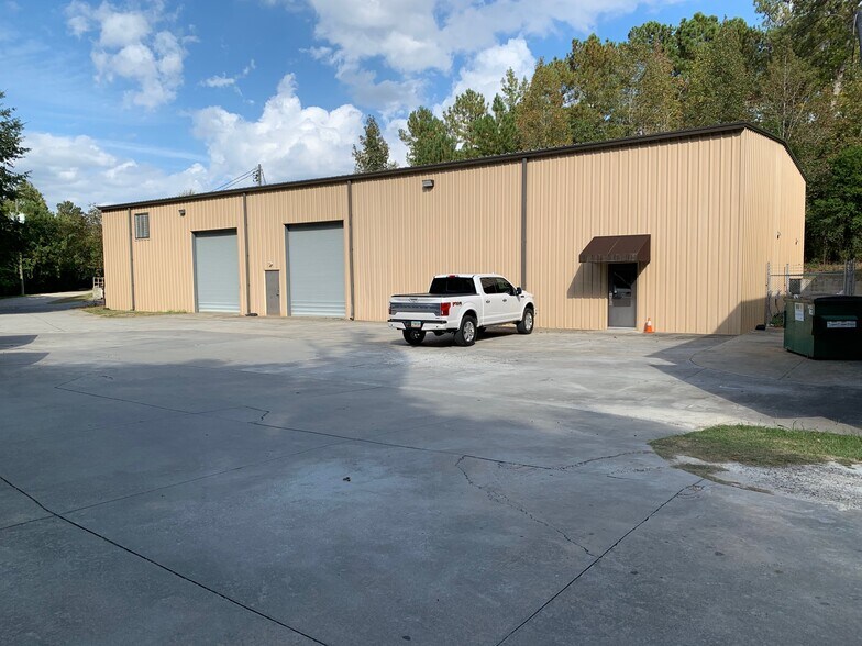 More Photos Of 2227 N Leg Rd, Augusta Warehouse For Lease