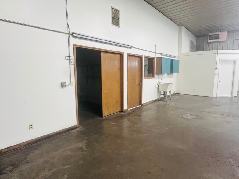 More Photos Of , Kansas City General Retail For Sale