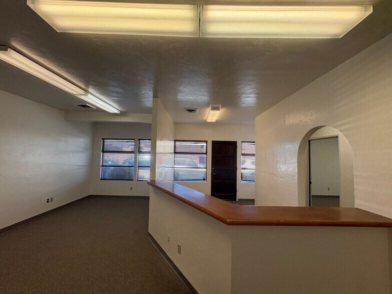 More Photos Of 470 Camino El Estero, Monterey Office For Lease