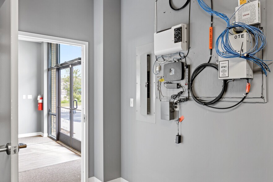 More Photos Of 7308 Shallowford Rd, Chattanooga Storefront Retail Office For Lease