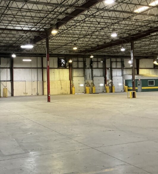 More Photos Of 100 Forest Ln, Beardstown Manufacturing For Sale