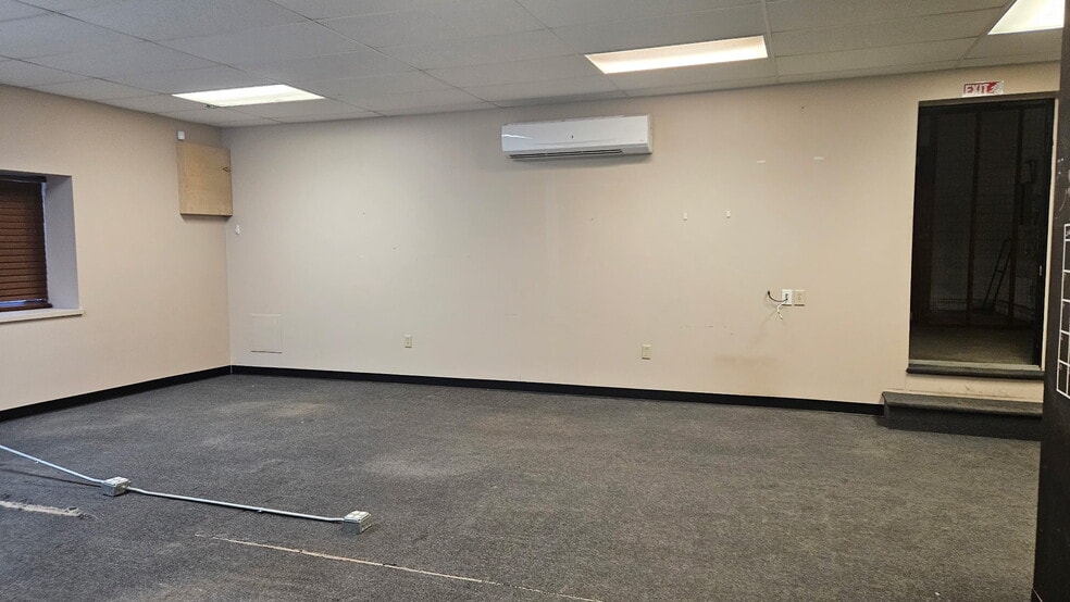 More Photos Of 2055 S Main St, Akron Office For Lease