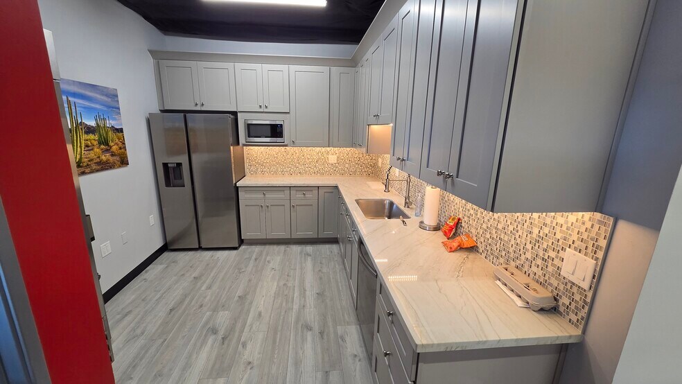 More Photos Of 1775 E University Dr, Tempe Flex For Lease