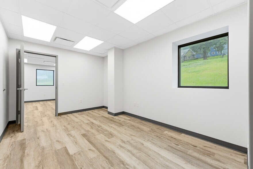 More Photos Of 1606 Glass Ave, Fairmont Industrial For Lease