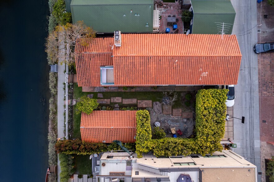 More Photos Of 431 Howland Canal, Venice Land For Sale