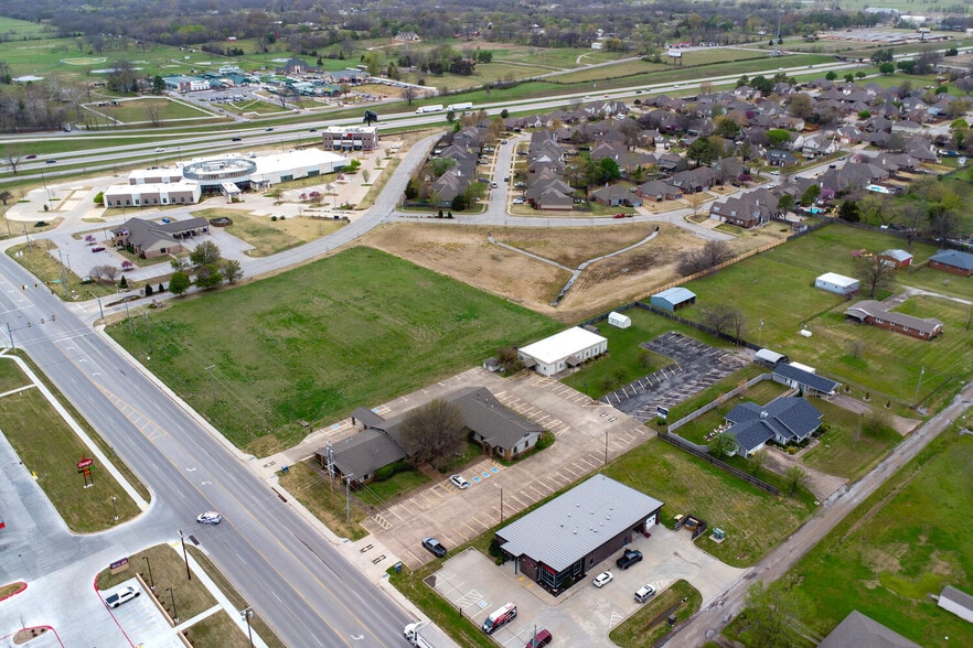 More Photos Of 2833 W Main St, Jenks Religious Facility For Sale