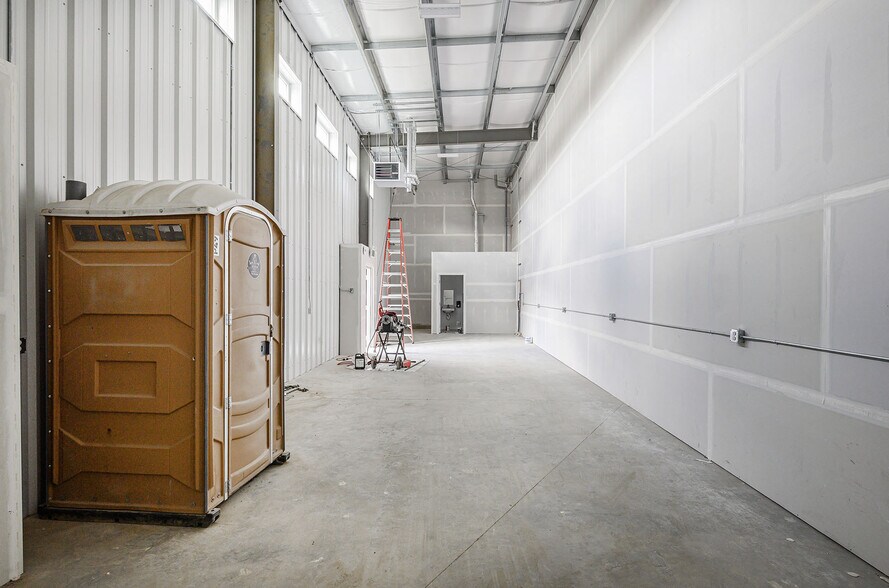 More Photos Of 240 Larkspur St, Kamloops Industrial For Sale