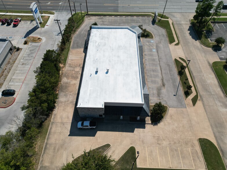 More Photos Of 1202 Brookview Dr, Ardmore Storefront Retail Office For Sale