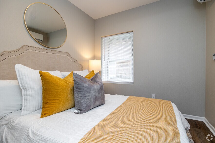 More Photos Of , Kansas City Multifamily For Sale