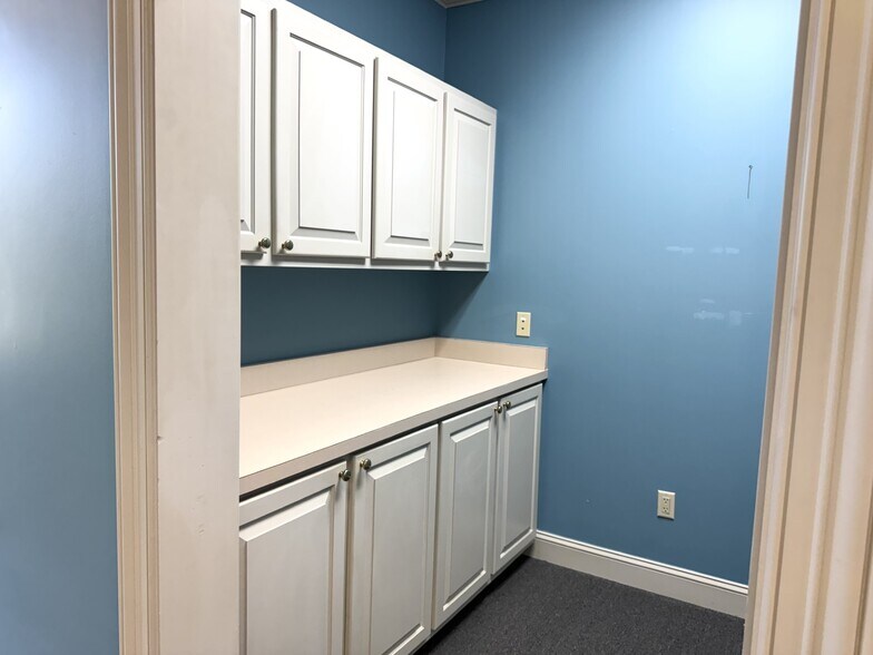 More Photos Of 4 Dunmore Ct, Hilton Head Island Medical For Sale