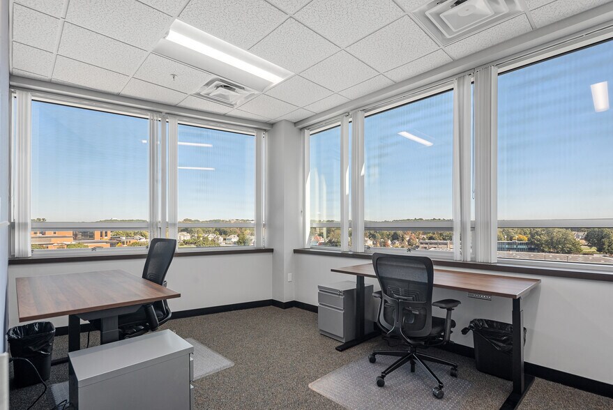 More Photos Of 500 Cummings Ctr, Beverly Office For Sale