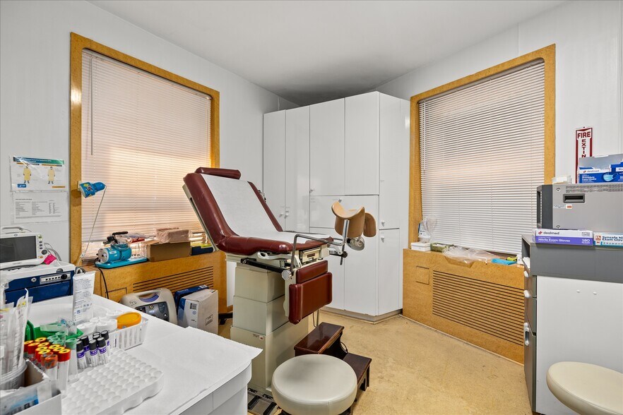 More Photos Of 1120 Brighton Beach Ave, Brooklyn Apartments For Sale