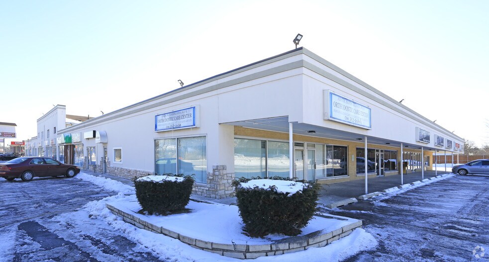 More Photos Of 905-921 W 55th St, Countryside Freestanding For Sale