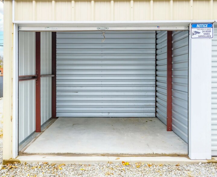 More Photos Of 1911 S University Blvd, Middletown Self Storage For Sale