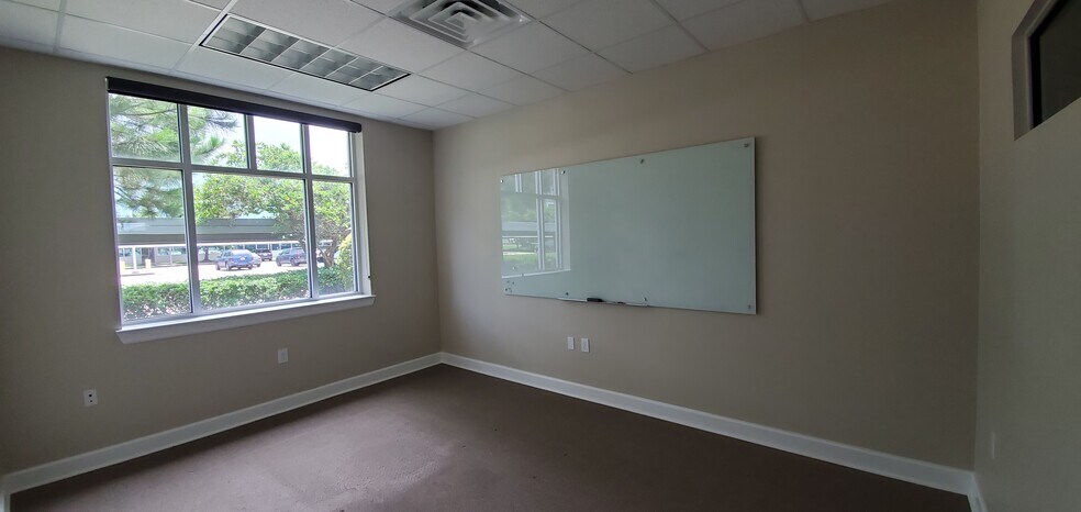 More Photos Of 16000 Park Ten Pl, Houston Medical For Sale