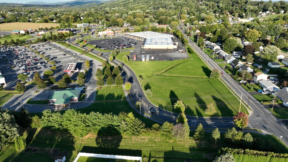 More Photos Of 1508 Sullivan Trl, Easton General Retail For Sale