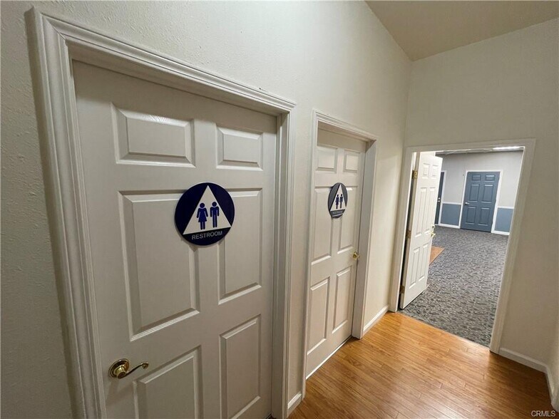 More Photos Of 55 Declaration Dr, Chico Office For Sale